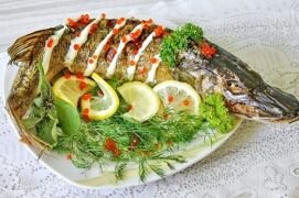 Готовим с помощью духовки целую тушку щуки