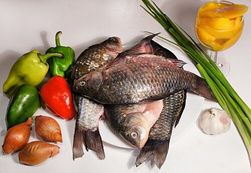 карась с овощами