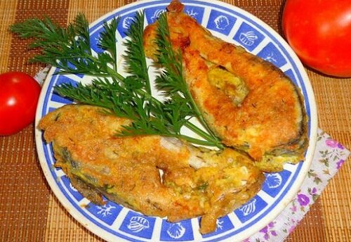 жаренный в кляре карп