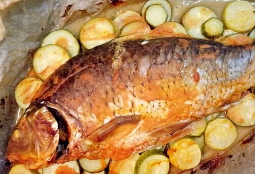 Карп с кабачками