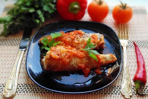 Подача рыбы с овощами 